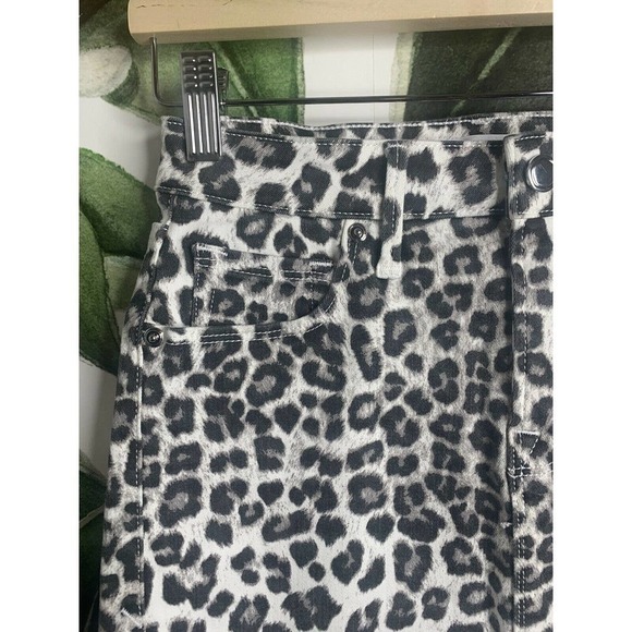 GOOD AMERICAN Size 0 Leopard Print Raw Edge Mini Skirt NWT Msrp $129 - Picture 6 of 8